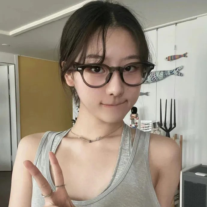 福尔摩斯小姐海报